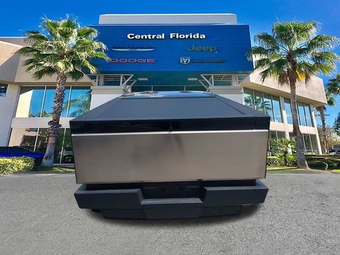 Used 2024 Tesla Cybertruck AWD Crew Cab image 6