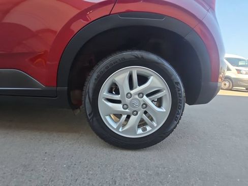 Used 2023 Hyundai Venue FWD image 26