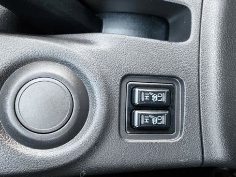 Used 2014 Mitsubishi Outlander SE FWD image 23