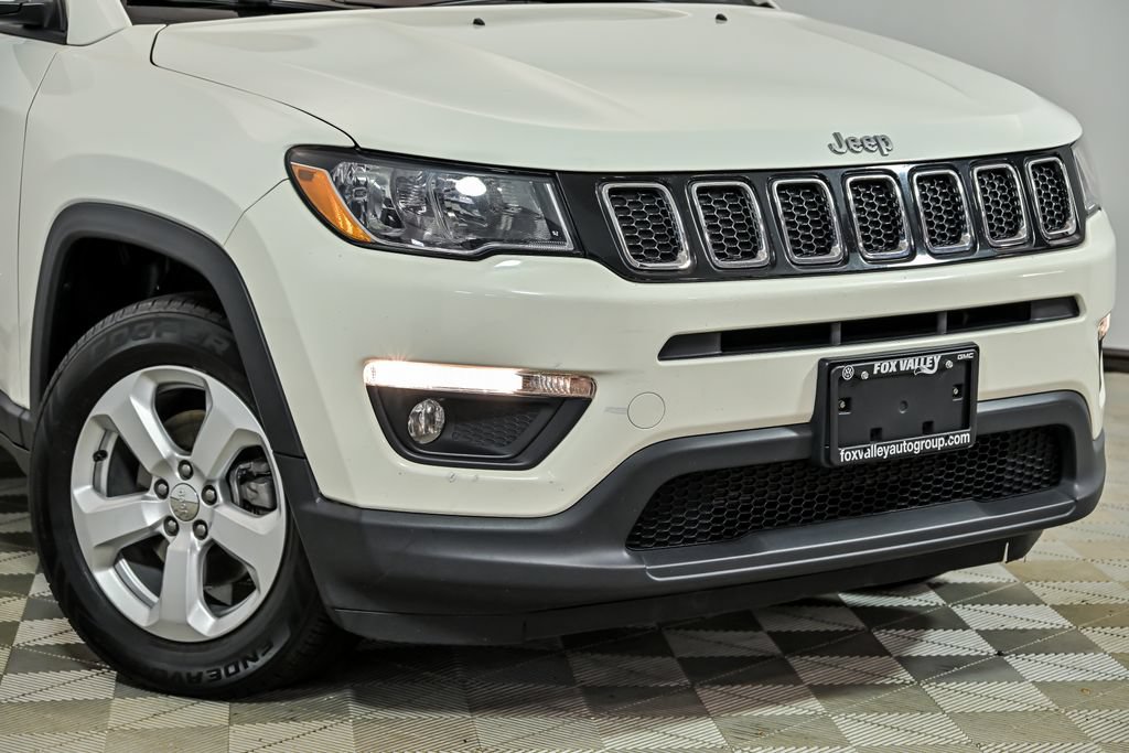 Used 2020 Jeep Compass Latitude w/ Cold Weather Group AWD/4WD image 2