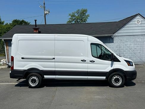 New 2026 Ford Transit 250 148 Medium Roof w/ Load Area Protection Package RWD image 9