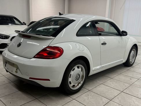 Used 2015 Volkswagen Beetle 1.8T Classic FWD image 9