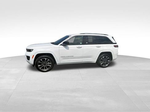 Used 2023 Jeep Grand Cherokee Overland AWD/4WD image 6