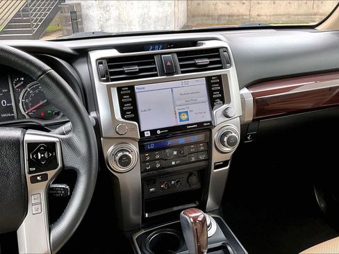 Used 2022 Toyota 4Runner Limited AWD/4WD image 6