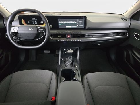Used 2025 Kia K4 LX image 13