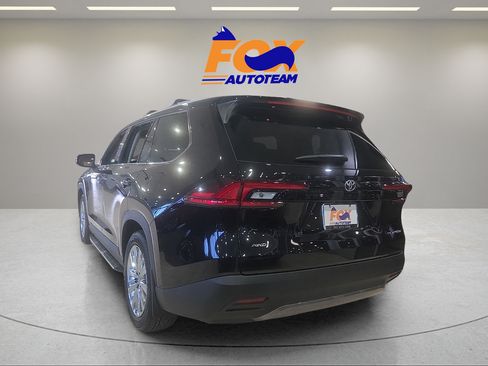 Used 2026 Toyota Grand Highlander AWD image 3