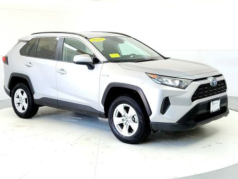 Used 2021 Toyota RAV4 LE w/ Carpet Mat Package (TMS) AWD/4WD image 7