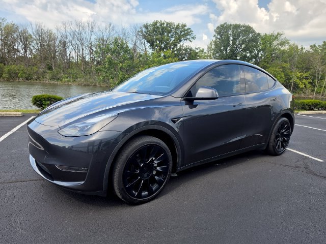 Used 2024 Tesla Model Y 2WD image 11