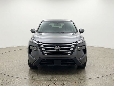 Used 2025 Nissan Rogue SV image 2