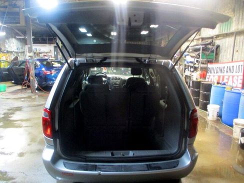 Used 2007 Dodge Grand Caravan SXT image 7