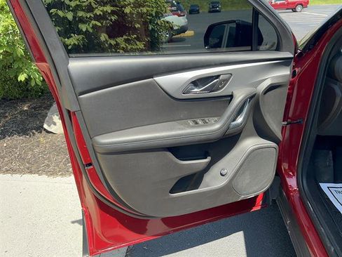 Used 2021 Chevrolet Blazer LT FWD image 9