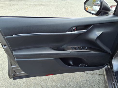Used 2024 Toyota Camry SE FWD image 12