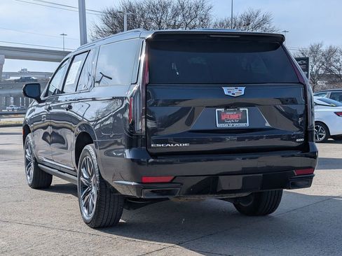 Used 2024 Cadillac Escalade ESV Sport Platinum w/ Heavy-Duty Trailer Package image 4