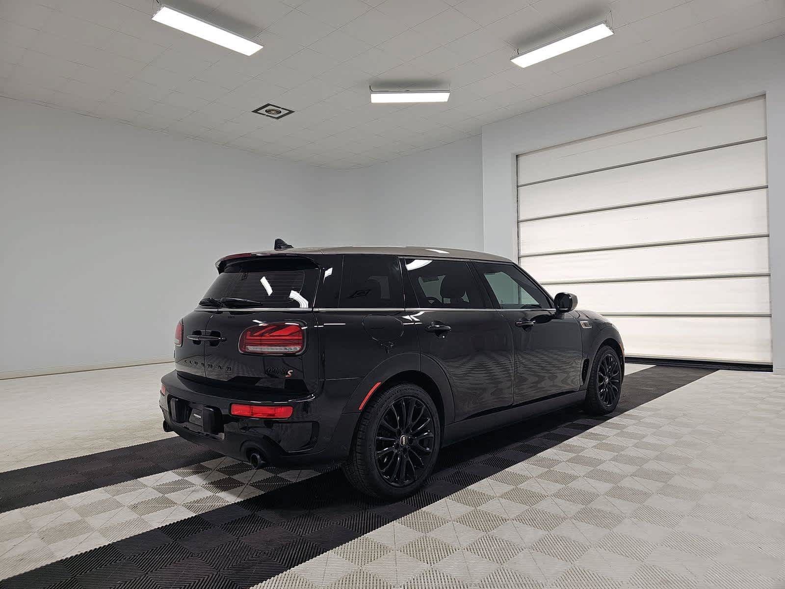 Used 2022 MINI Cooper Clubman S w/ Premium Package FWD image 4