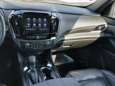 Used 2023 Chevrolet Traverse LT FWD image 12