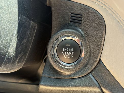 Used 2024 Subaru Outback Premium AWD/4WD image 18