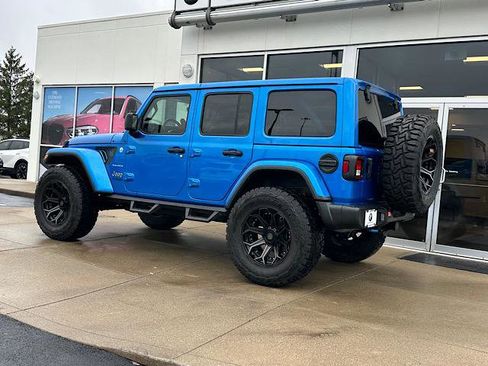 Used 2022 Jeep Wrangler Unlimited Sahara w/ Cold Weather Group image 6