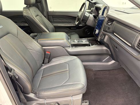 Used 2022 Ford Expedition Platinum AWD/4WD image 33