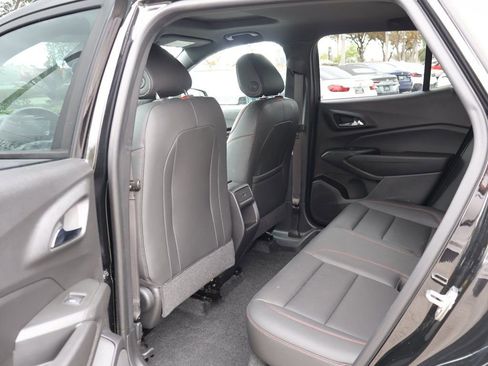 Used 2024 Chevrolet Trax RS w/ Sunroof Package FWD image 37