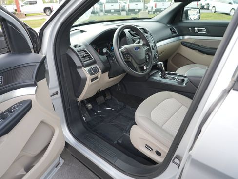 Used 2018 Ford Explorer 4WD w/ Class II Trailer Tow Package image 13