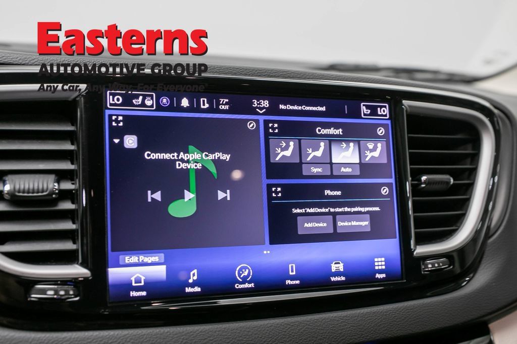 Used 2023 Chrysler Pacifica Touring-L FWD image 19