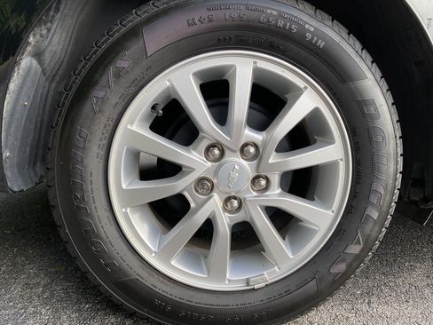 Used 2020 Chevrolet Sonic LT FWD image 35