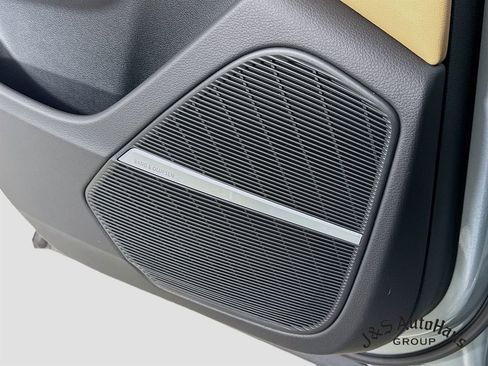 Used 2023 Audi Q8 Premium Plus w/ Premium Plus Package image 32