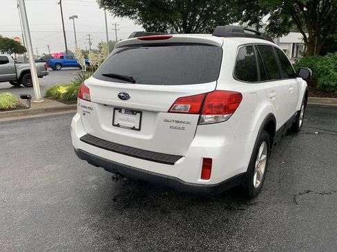 Used 2014 Subaru Outback 2.5i Limited AWD/4WD image 8
