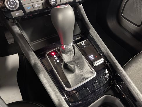 Used 2024 Jeep Compass Limited image 25