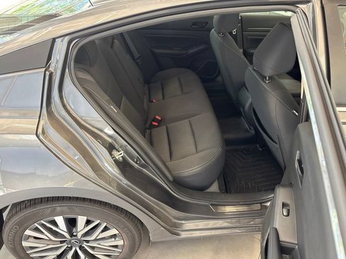 Used 2025 Nissan Altima 2.5 SV w/ SV Premium Package FWD image 11