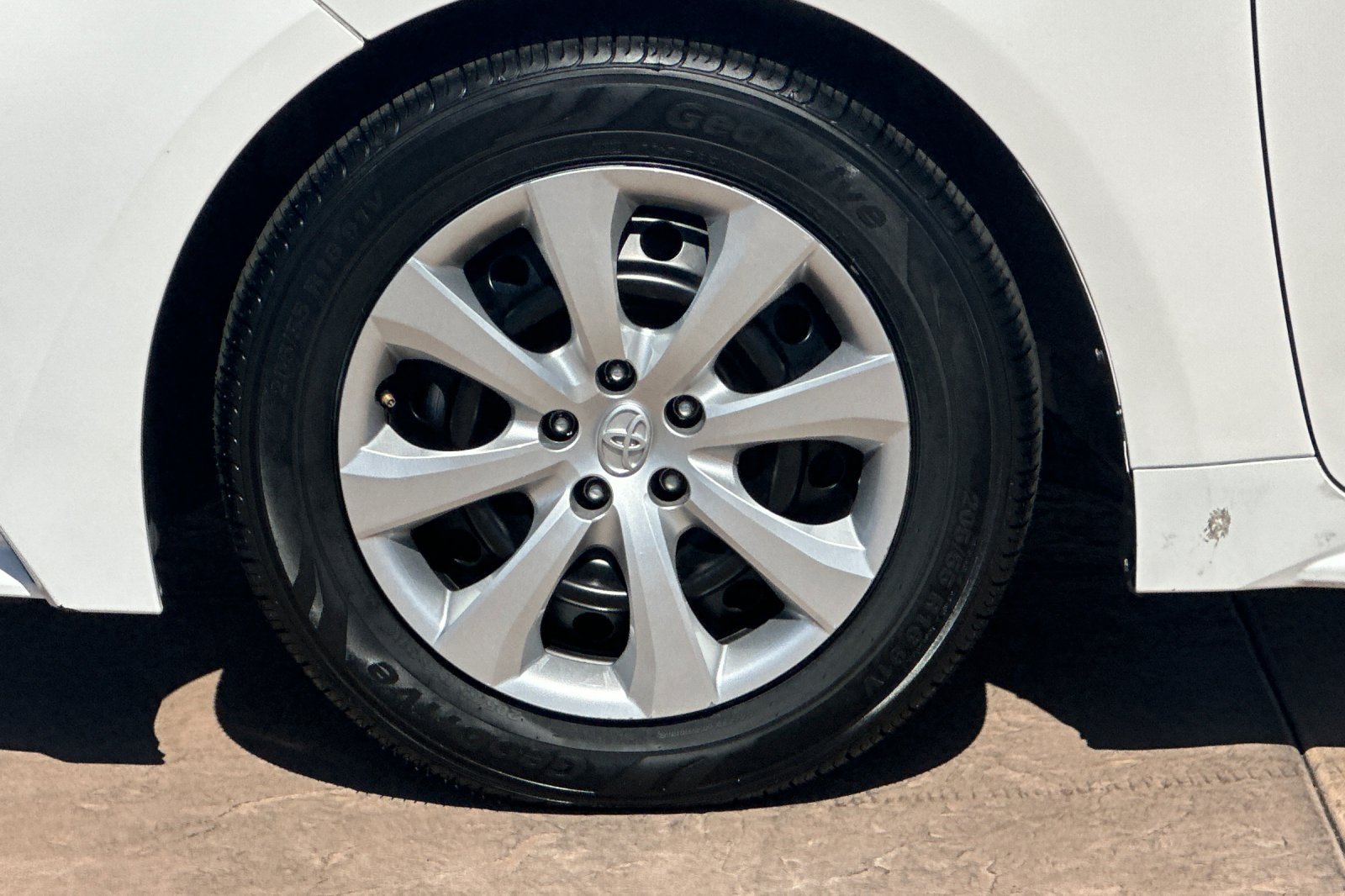 Certified 2024 Toyota Corolla LE FWD image 32