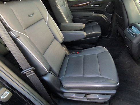 Certified 2024 Cadillac Escalade Premium Luxury w/ Performance Package image 24