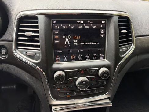 Used 2018 Jeep Grand Cherokee Altitude image 13