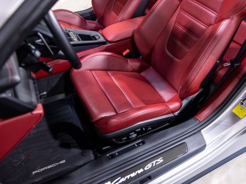 Used 2022 Porsche 911 Cabriolet image 40