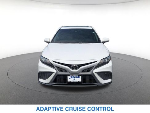 Used 2022 Toyota Camry SE w/ Cold Weather Package FWD image 2