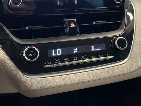 Used 2020 Toyota Corolla LE w/ LE Premium Package FWD image 15