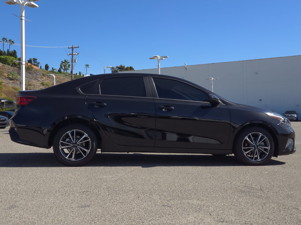 Used 2023 Kia Forte LXS FWD image 4