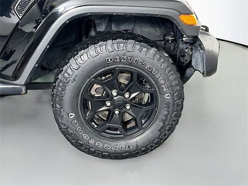 Used 2022 Jeep Gladiator Willys image 38