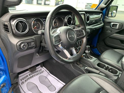 Used 2023 Jeep Wrangler Unlimited Rubicon 392 w/ Trailer Tow Package AWD/4WD image 15