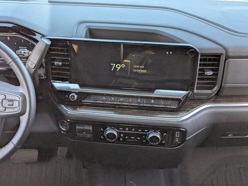 Used 2024 GMC Sierra 1500 SLE image 17