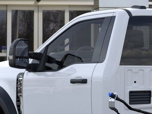 New 2026 Ford F450 XL w/ XL Chrome Package RWD image 20