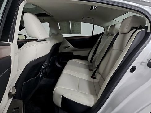 Used 2025 Lexus ES 350 w/ Premium Package FWD image 11