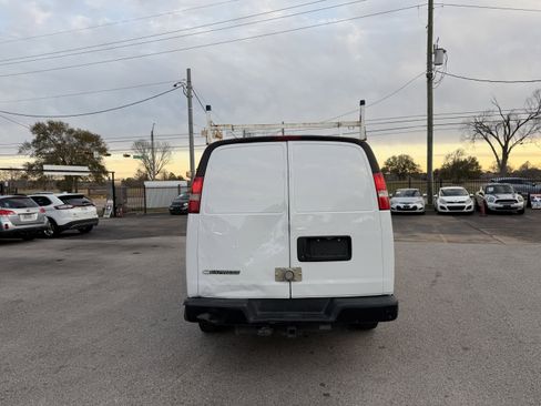 Used 2019 Chevrolet Express 2500 w/ Driver Convenience Package image 9