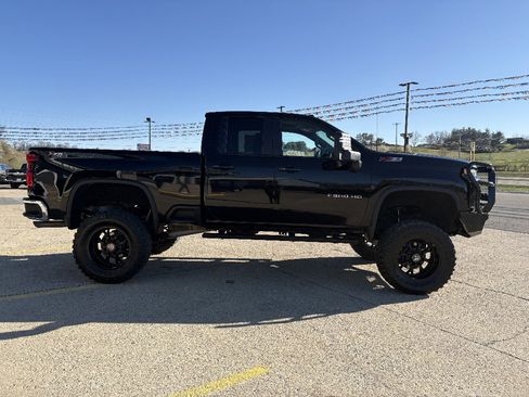Used 2022 Chevrolet Silverado 2500 LT w/ Convenience Package image 6