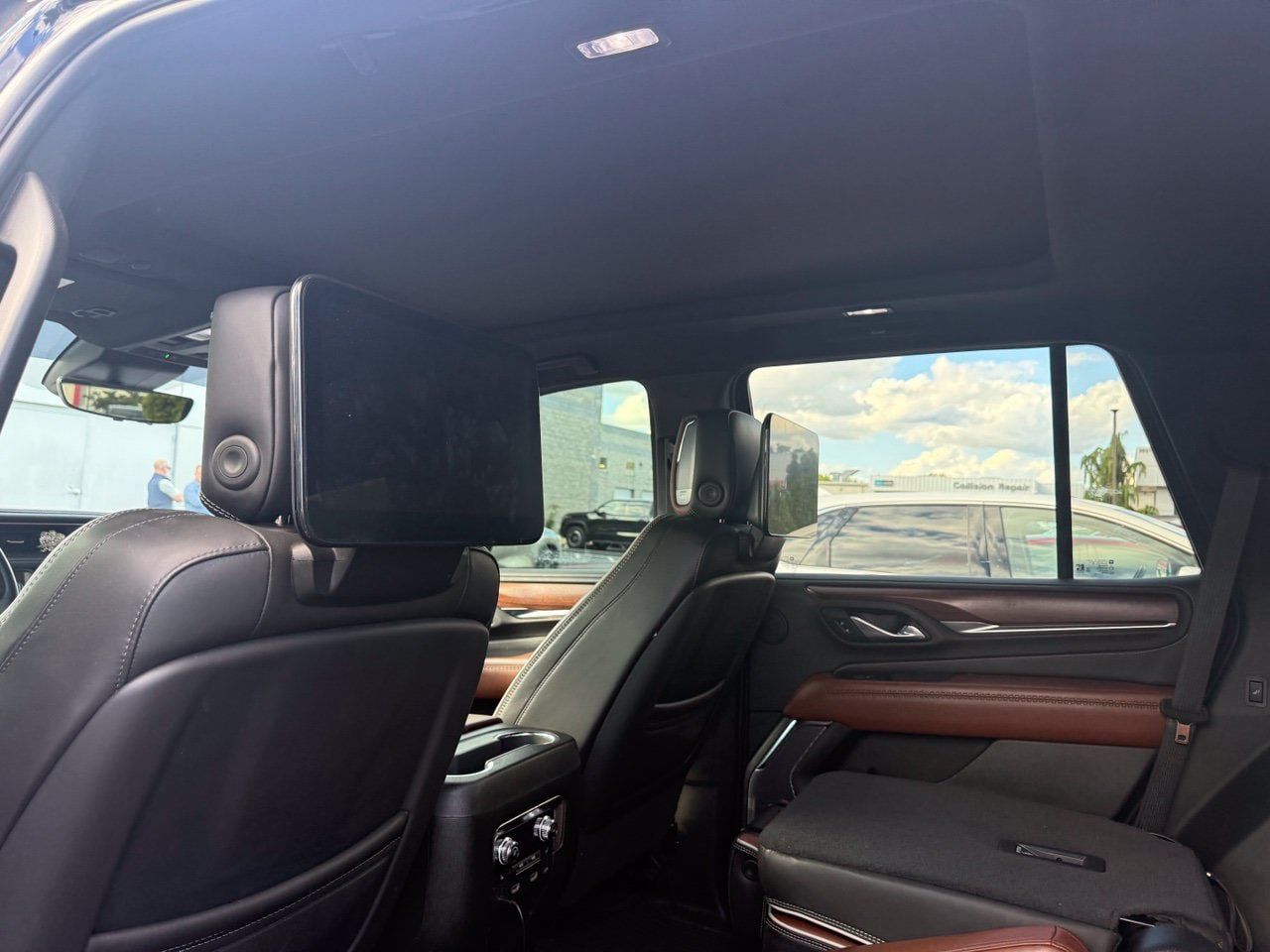 Used 2024 GMC Yukon Denali Ultimate AWD/4WD image 19
