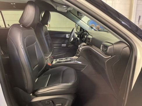 Used 2023 Ford Explorer XLT w/ Equipment Group 202A image 25