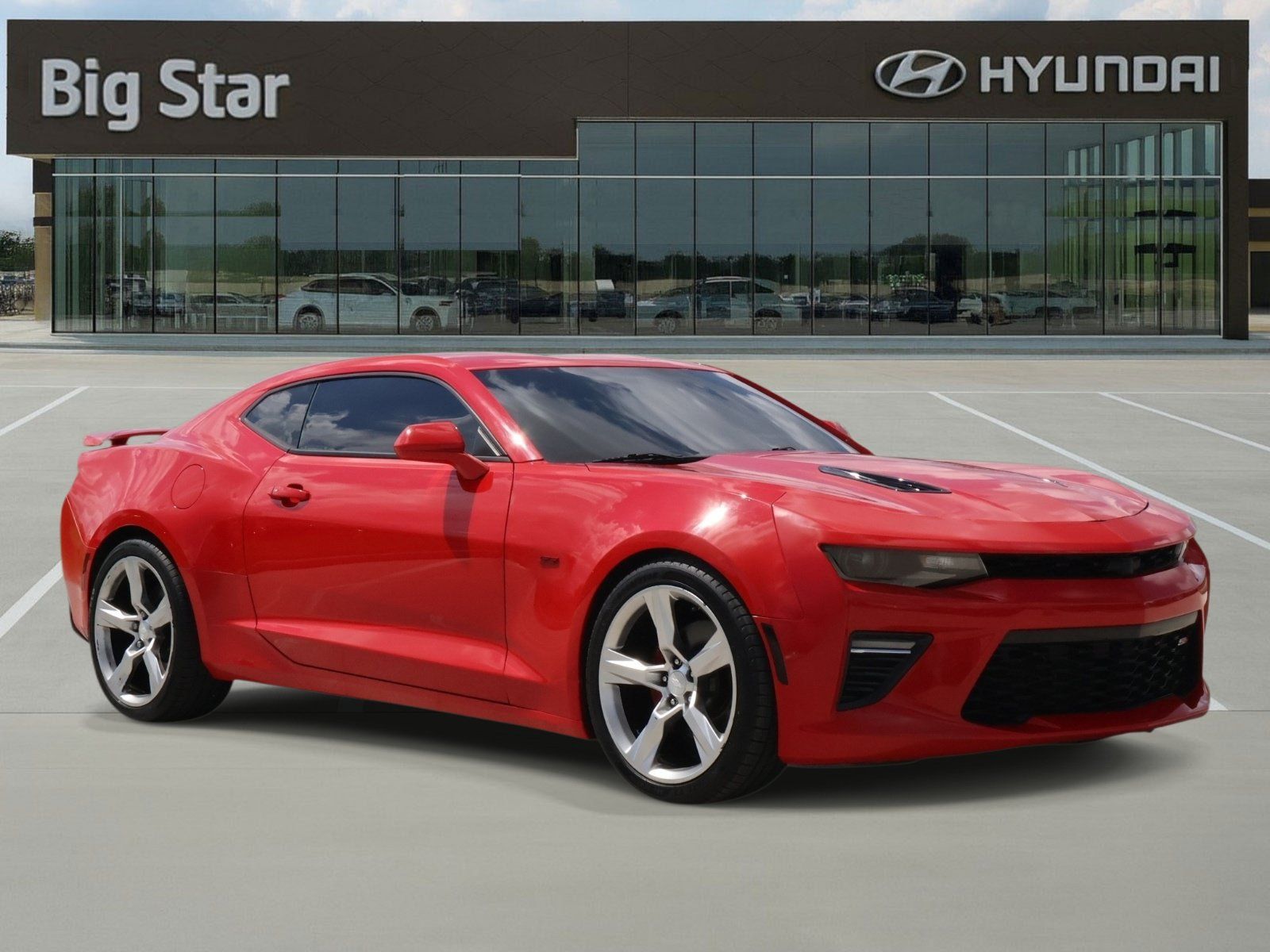 Used 2018 Chevrolet Camaro SS RWD image 6