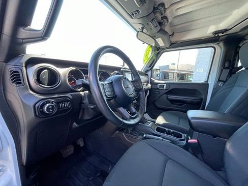 Used 2021 Jeep Gladiator Sport AWD/4WD image 11
