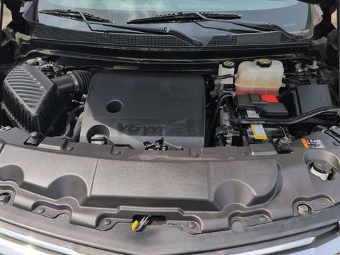 Used 2023 Chevrolet Traverse LT FWD image 31