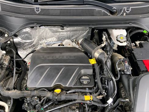 Used 2025 Chevrolet Trax LS FWD image 32